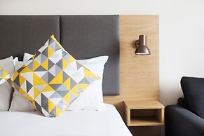 Holiday Inn Reading South M4 Jct11 by IHG