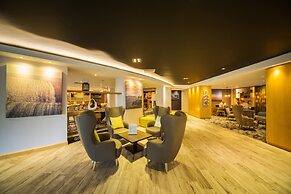 Holiday Inn Reading South M4 Jct11 by IHG