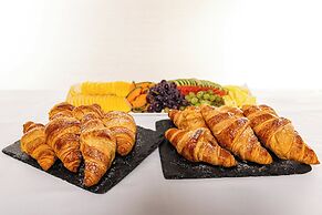 Holiday Inn Reading South M4 Jct11 by IHG