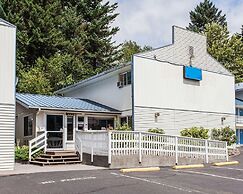 Capital O Stevenson Inn Riverside