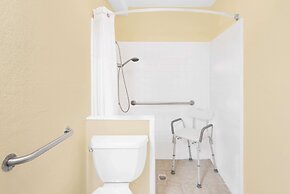 Super 8 by Wyndham Kerrville TX