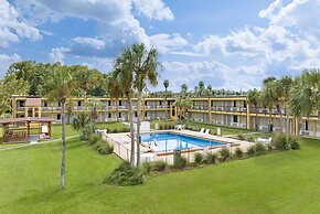 Days Inn by Wyndham Lake City I-75