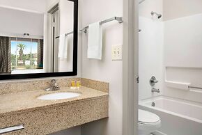 Days Inn by Wyndham Lake City I-75