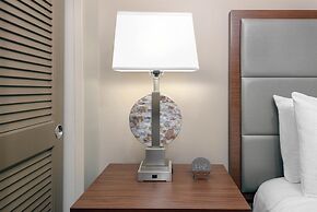 DoubleTree by Hilton Hotel West Palm Beach Airport