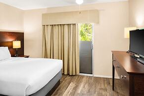 Scottish Fairway Inn