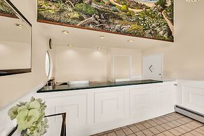 Scottish Fairway Inn