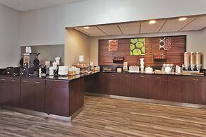 La Quinta Inn & Suites by Wyndham Charleston Riverview