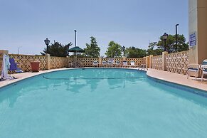 La Quinta Inn & Suites by Wyndham Charleston Riverview