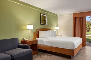 Baymont by Wyndham Daytona Beach/Intl Speedway