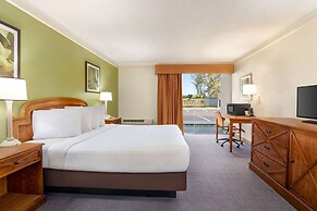 Baymont by Wyndham Daytona Beach/Intl Speedway