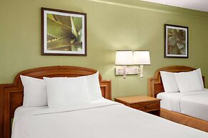 Baymont by Wyndham Daytona Beach/Intl Speedway