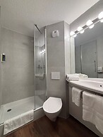 Brit Hotel Les Evens