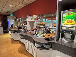 Brit Hotel Les Evens