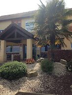 Brit Hotel Les Evens