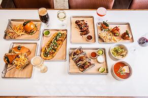 Embassy Suites by Hilton Austin Downtown South Congress