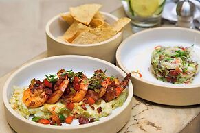 Embassy Suites by Hilton Austin Downtown South Congress