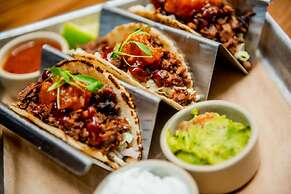 Embassy Suites by Hilton Austin Downtown South Congress