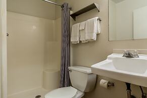 HomeTowne Studios by Red Roof Denver - Lakewood West