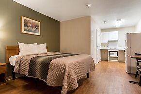 HomeTowne Studios by Red Roof Denver - Lakewood West