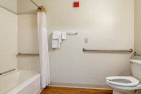 HomeTowne Studios by Red Roof Denver - Lakewood West