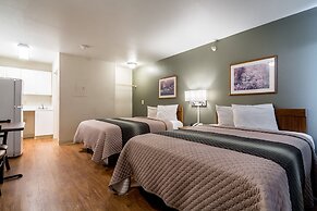 HomeTowne Studios by Red Roof Denver - Lakewood West