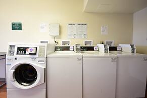 HomeTowne Studios by Red Roof Denver - Lakewood West