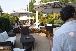 The Garden City Hotel