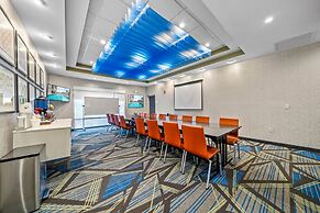 Holiday Inn Express & Suites Lakeland South by IHG