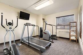 Travelodge by Wyndham Edmonton South