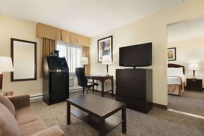 Travelodge by Wyndham Edmonton South