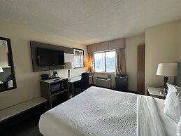 Travelodge by Wyndham Edmonton South