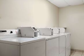 Travelodge by Wyndham Edmonton South