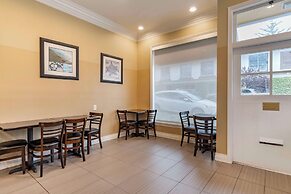 Best Western Carmel's Town House Lodge