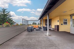 Best Western Carmel's Town House Lodge