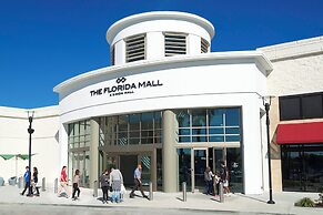 Florida Hotel & Conference Center in the Florida Mall