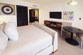 Holiday Inn Monterrey - Parque Fundidora by IHG