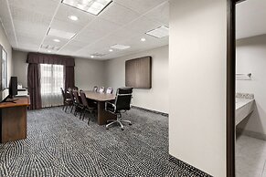 Hotel RL Cleveland Airport West