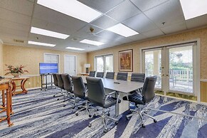 Comfort Suites Appleton Airport