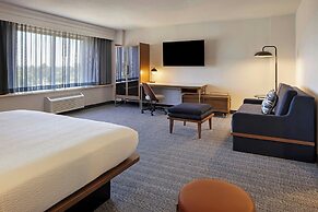 Courtyard by Marriott Baldwin Park