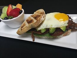 Hotel Indigo Anaheim by IHG