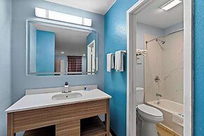 Rodeway Inn & Suites