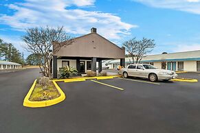 Rodeway Inn & Suites