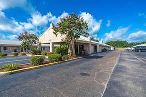 Rodeway Inn & Suites