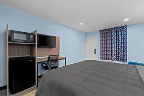 Rodeway Inn & Suites