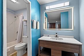 Rodeway Inn & Suites