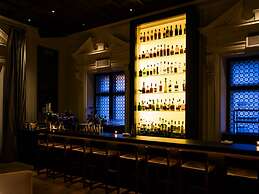 The Chicago Hotel Collection Ambassador Gold Coast