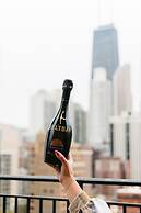 The Chicago Hotel Collection Ambassador Gold Coast