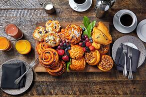 The Chicago Hotel Collection Ambassador Gold Coast