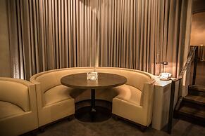 The Chicago Hotel Collection Ambassador Gold Coast