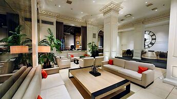 The Chicago Hotel Collection Ambassador Gold Coast